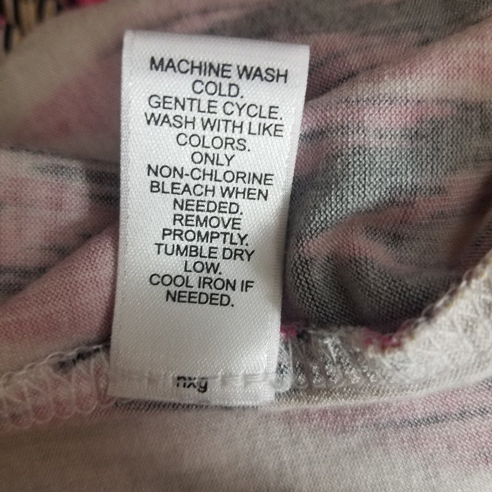 EST 1946 Blouse - Picture 10 of 10